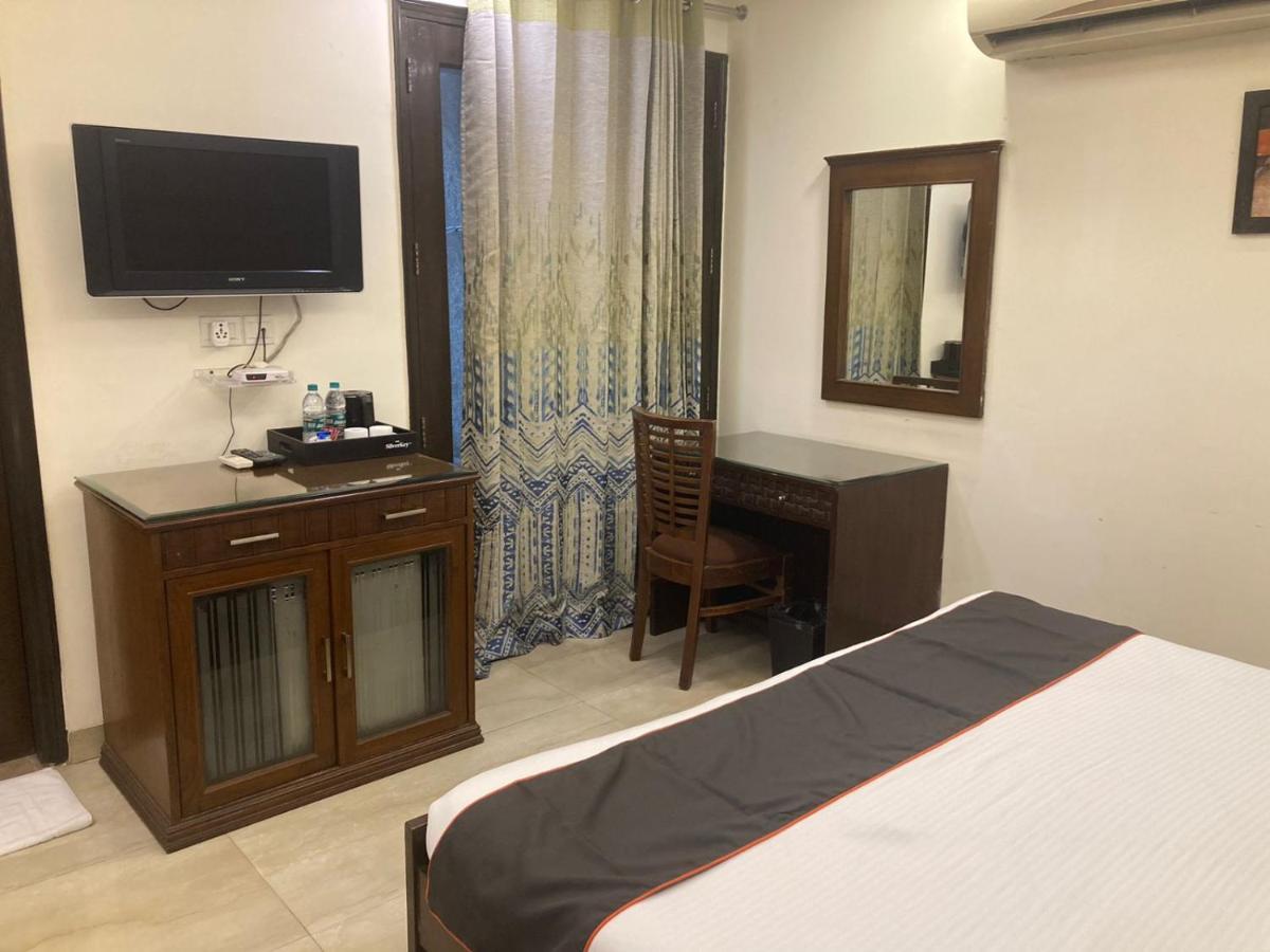 Hermitage By The Cosy Hotels Near Lotus Temple Nova Deli Exterior foto