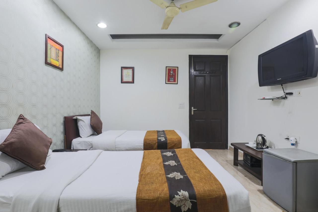 Hermitage By The Cosy Hotels Near Lotus Temple Nova Deli Exterior foto
